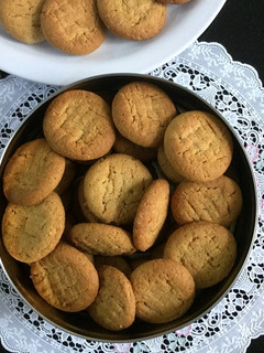 A picture of Eggless Peanut Butter Cookies.