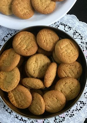 A picture of Eggless Peanut Butter Cookies.