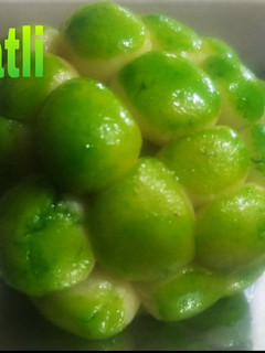 காஜு கட்லி (முந்திரியால் செய்யப்பட்ட சீதாப்பழம் வடிவம்) (Kaaju kathli recipe in tamil) செய்முறை முக்கிய புகைப்படம்