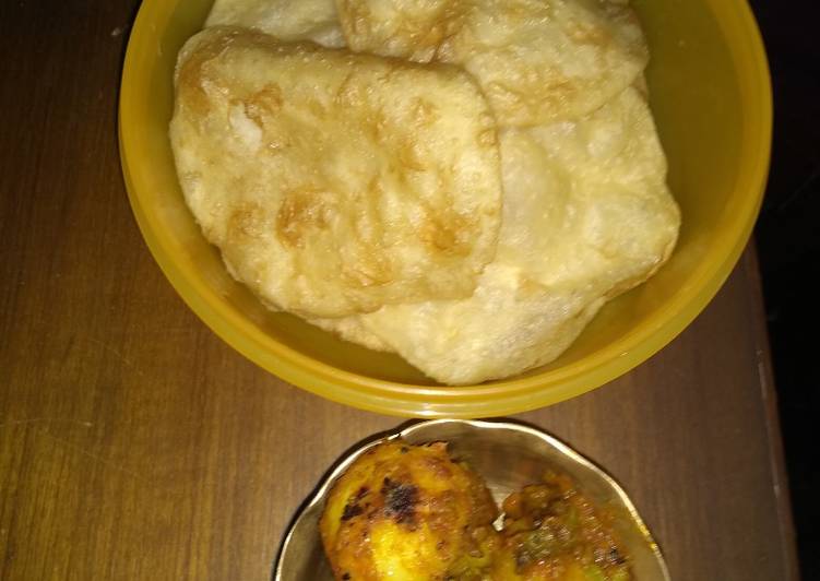 Recipe of Favorite Luchi aaloor Dom (Puri and dum aaloo)