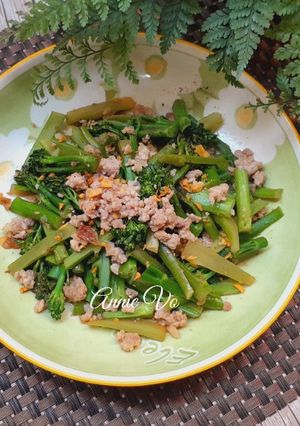 Hình của món Bông cải xào thịt xay.