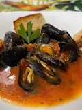 Zuppa di Cozze con Bruschette