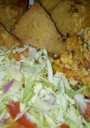 A picture of Awara with Eggsauce nd Veg...