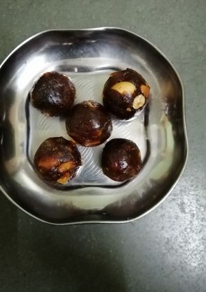 ખજૂર બોલ્સ રેસીપી મુખ્ય ફોટો