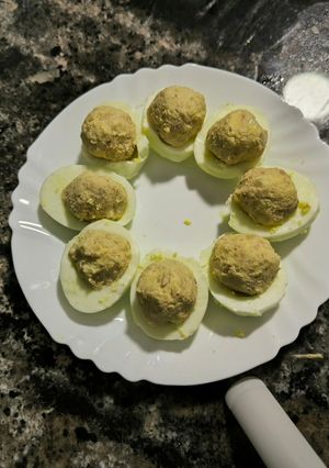 Una foto de Huevos Rellenos