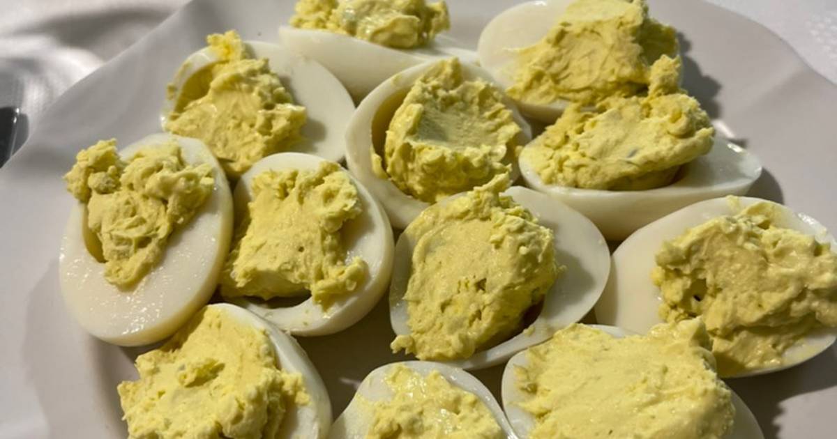 Huevos rellenos (Ideal para hacer con los niños!) Receta de Gaby Cook &  Love 🍇- Cookpad