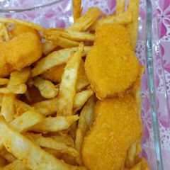 A picture of Crispy crunchy fries.