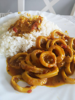 Una foto de 🍲Anillas de pota en salsa