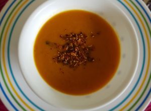 Una foto de Sopa de zanahoria con tomillo