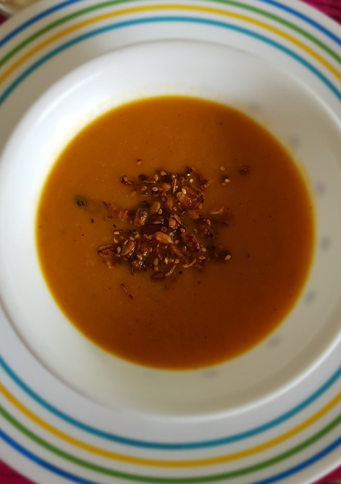 Una foto de Sopa de zanahoria con tomillo
