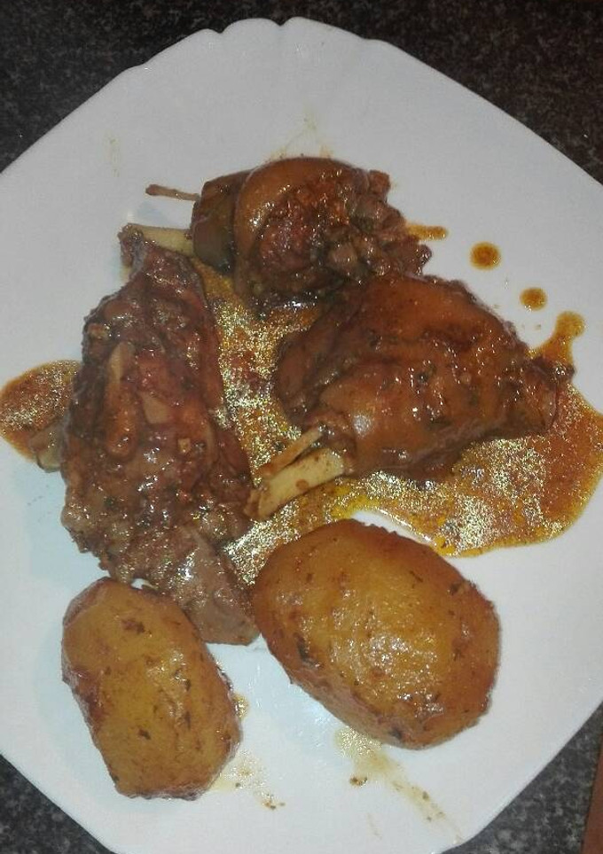 Una foto de Cochinillo con la bolsa a la barbacoa en la olla GM g