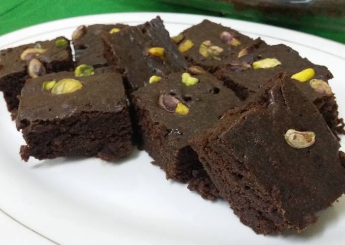 Microwave Fudgy Pistachio Brownies