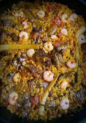 Foto principal de Arroz de verduras de temporada (alcachofas y ajos tiernos)