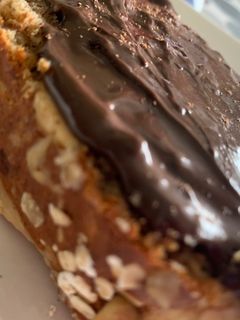 Una foto de Banana bread con crema de cacahuetes🥜🥜