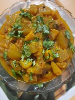 आलू लौकी की सब्जी (aloo lauki ki sabzi recipe in Hindi) रेसिपी मुख्य फोटो
