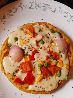 रोटी पिज़्ज़ा (roti pizza recipe in Hindi) रेसिपी मुख्य फोटो