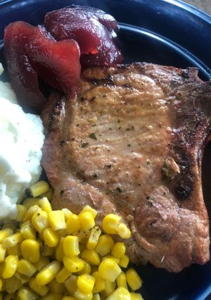 A picture of Ranch pork chops.
