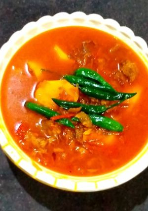 A picture of Alo Gosht Curry.