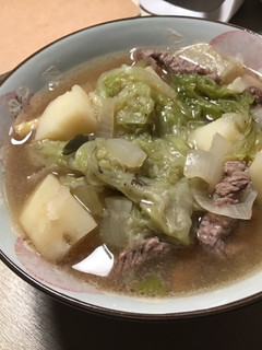 牛小排馬鈴薯湯鍋/簡單的快煮鍋料理 的食譜成品照片