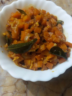 கேரட் பொரியல்(carrot poriyal recipe in tamil) செய்முறை முக்கிய புகைப்படம்