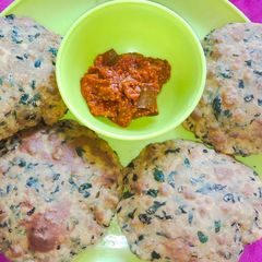 A picture of Methi puri.