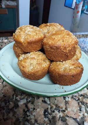Una foto de Cupcakes integrales de manzana y canela