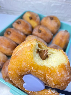 صورة لوصفة دونات محشي بالشوكولاته بطريقه رائعه جدا 🍩🍫