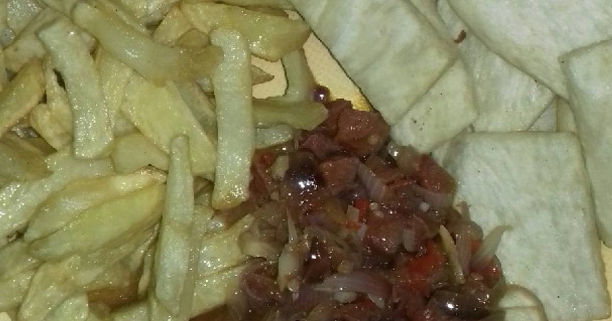 Fried yam,chips,fried plantain n sausage sauce Recipe by Mrs Maimuna Liman Cookpad