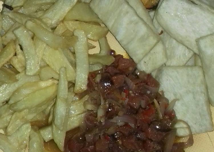 How to Make Any-night-of-the-week Fried yam,chips,fried plantain n sausage sauce