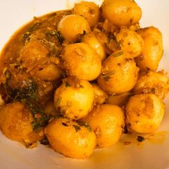 A picture of Kashmiri dum aloo.