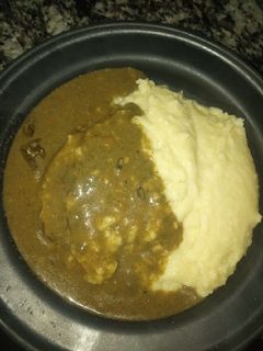 Tuwon cous cous da miyar kuka ainihin hoton girkin
