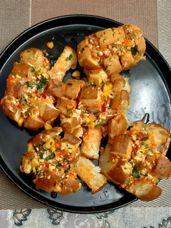 पेरी पेरी पुलआउट पाव(Peri Peri pulout paav recipe in hindi) रेसिपी मुख्य फोटो