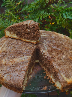 Una foto de TORTA MARMOLADA DE VAINILLA Y CHOCOLATE 🎂