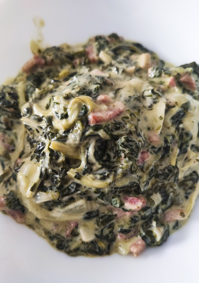 Una foto de Acelgas con queso azul y bacon