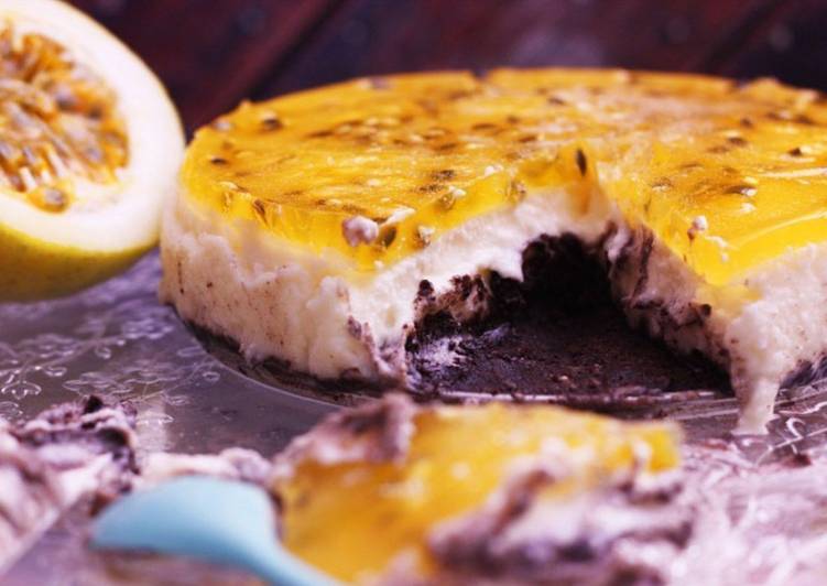Tarta fresca de yogur y maracuyá con base de oreo