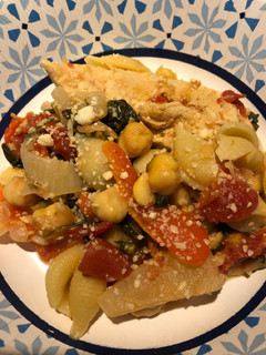 A picture of Pasta with Garbanzo,Spinach and Chicken.