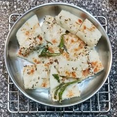 Samolina (Suji) Dhokla A picture of Samolina (Suji) Dhokla.