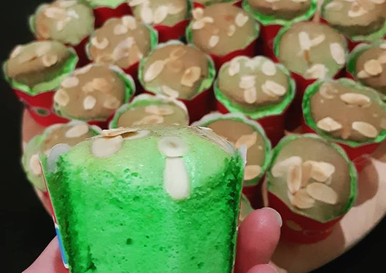 Pandan chiffon cupcake putih telur