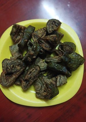 अरबी के पत्ते के पकौड़े (Arbi ke patte ke pakode recipe in Hindi) रेसिपी मुख्य फोटो