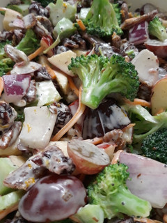 A picture of Nan's Broccoli Salad.