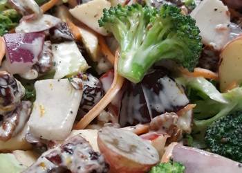 Easiest Way to Prepare Appetizing Nans Broccoli Salad