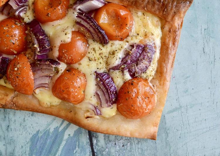 Steps to Make Speedy Tomato, Cheese and Onion Tarts