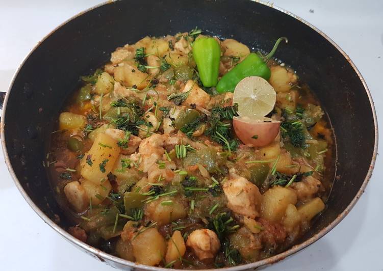 Recipe of Super Quick Homemade Alu shimla chicken desi restaurant style curry