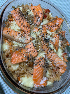 Foto resep Salmon Baked Rice with Mozarella Cheese 🧀