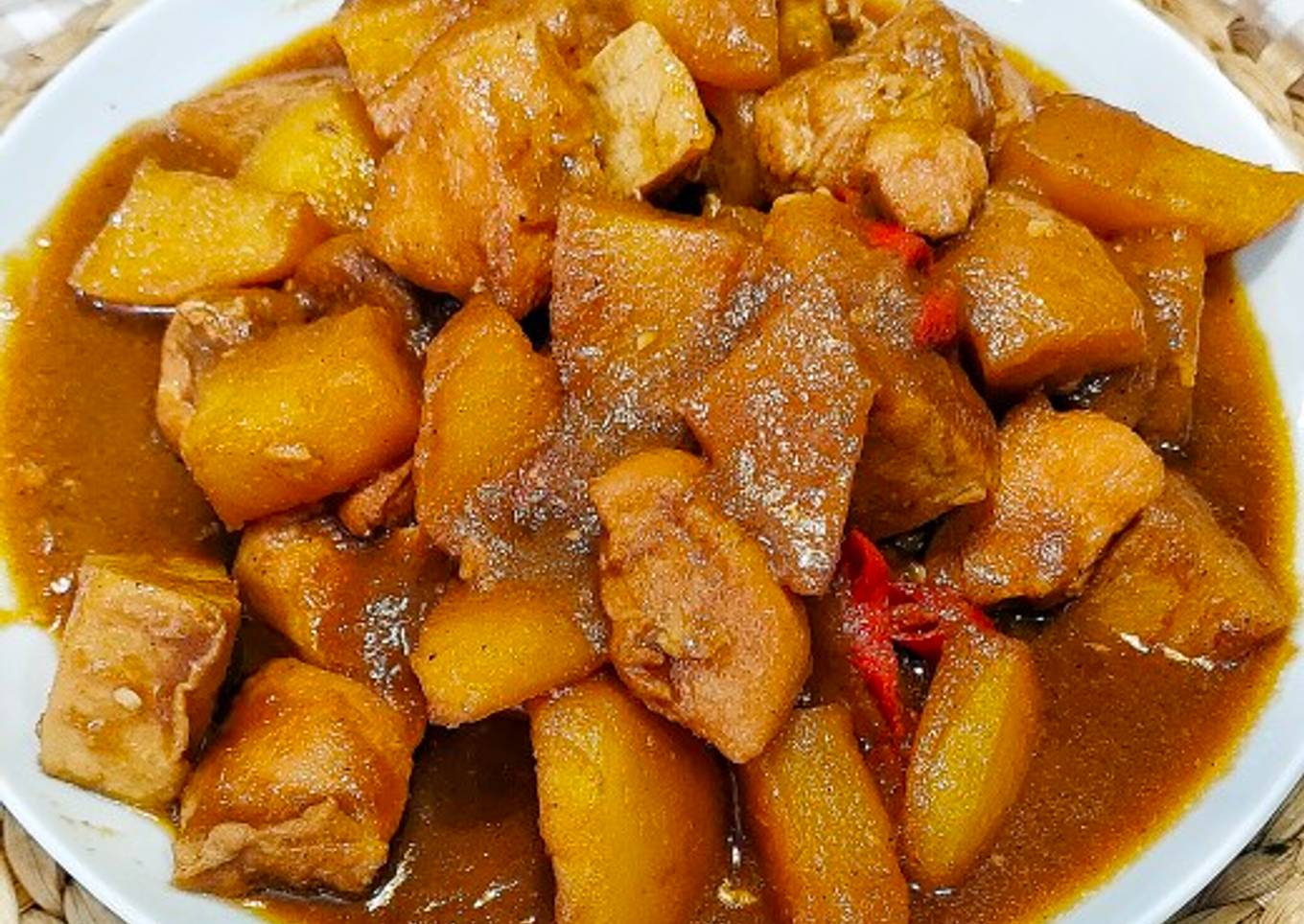 Semur Ayam Kentang Tahu Simple dan Enak Banget