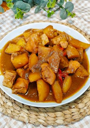 Foto resep Semur Ayam Kentang Tahu Simple dan Enak Banget