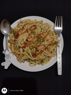 வெஜ் நூடுல்ஸ் 🍝🍝🍝🍝 (Veg noodles recipe in tamil) செய்முறை முக்கிய புகைப்படம்