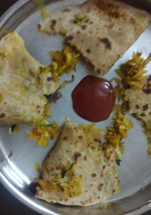 कैबेज मूली गाजर लेफ्टओवर सब्ज़ी पराठा (Cabbage, mooli, gajar leftover sabzi Paratha) रेसिपी मुख्य फोटो