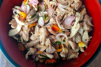 Cara Gampang Menyiapkan Ayam Suwir Sambal Matah Simpel