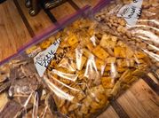 A picture of oil crackers